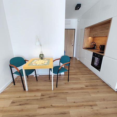 Uroczy Apartament Z Miejscem Na Auto W Garazu Varsóvia Exterior foto
