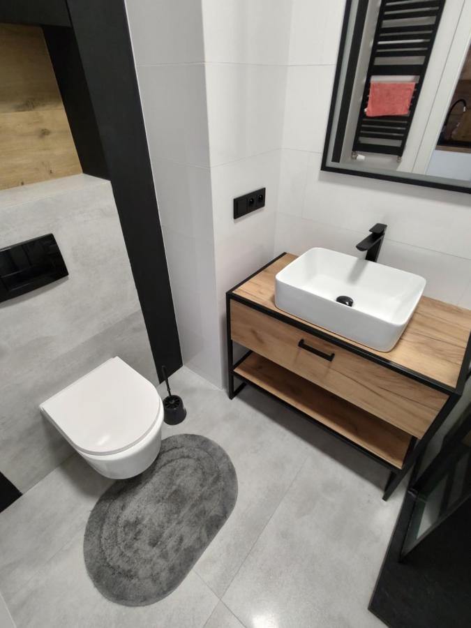 Uroczy Apartament Z Miejscem Na Auto W Garazu Varsóvia Exterior foto