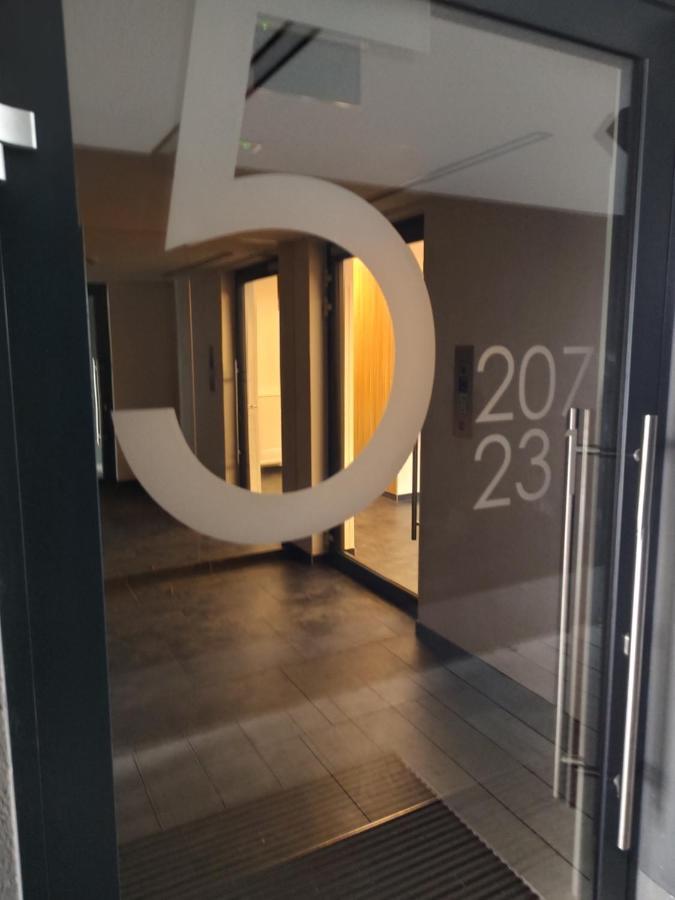 Uroczy Apartament Z Miejscem Na Auto W Garazu Varsóvia Exterior foto
