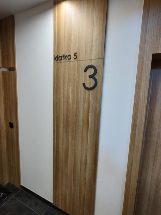 Uroczy Apartament Z Miejscem Na Auto W Garazu Varsóvia Exterior foto
