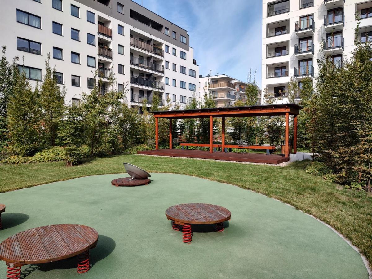 Uroczy Apartament Z Miejscem Na Auto W Garazu Varsóvia Exterior foto