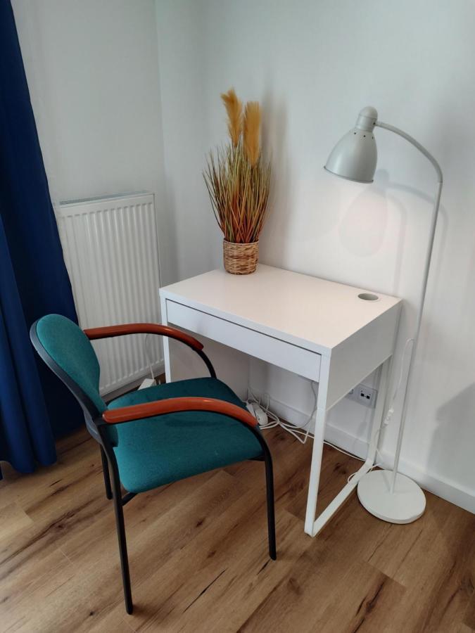 Uroczy Apartament Z Miejscem Na Auto W Garazu Varsóvia Exterior foto