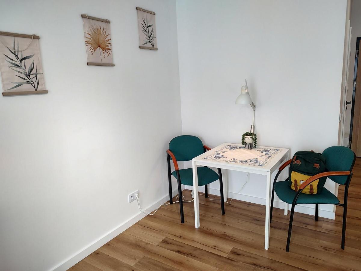 Uroczy Apartament Z Miejscem Na Auto W Garazu Varsóvia Exterior foto